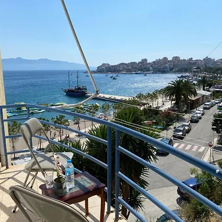 Sea Breeze Apartment *
