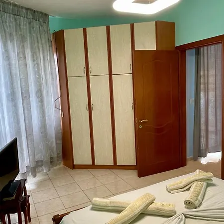 Apartment Sea Breeze Sarande