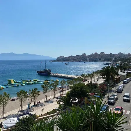 Apartment Sea Breeze Sarande