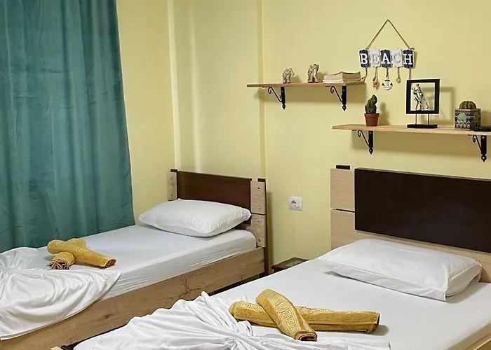 Sea Breeze Apartment *